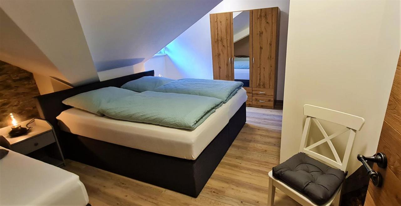 Ferienwohnung Am Fluss Klotten Exterior foto